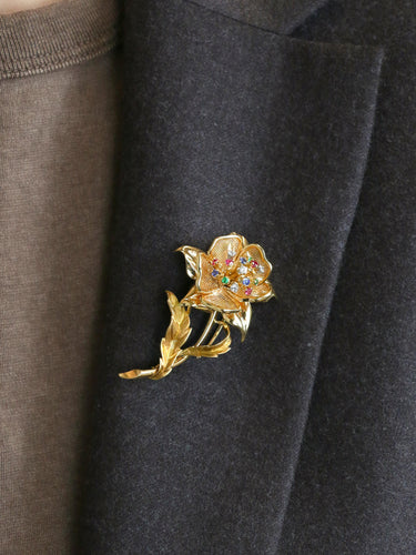 Broche Broche fleur vintage en or jaune 18 carats, diamants et pierres précieuses 58 Facettes 1126.6