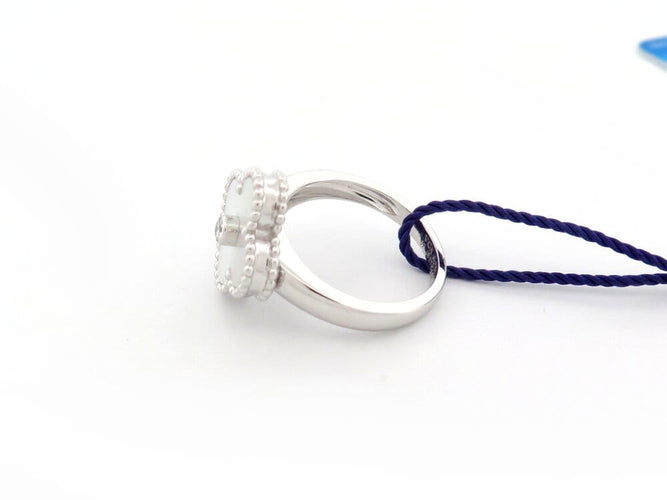 Bague 52 Van Cleef & Arpels Vintage Alhambra - Bague en or blanc 18k avec diamant 58 Facettes 264866