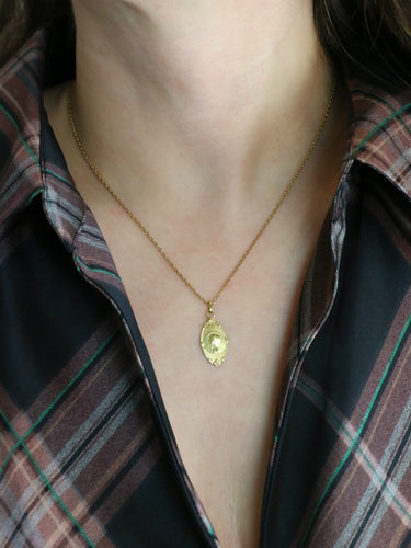Pendentif Médaille religieuse Art nouveau en or jaune 18 carats 58 Facettes 1128.5