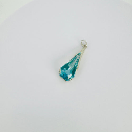 Pendentif Pendentif vintage en or blanc 14 carats et tourmaline 58 Facettes 2508020
