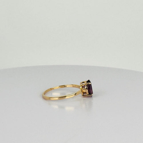 Bague Bague vintage en or jaune 14k avec spinelle violet naturel 58 Facettes 2504088