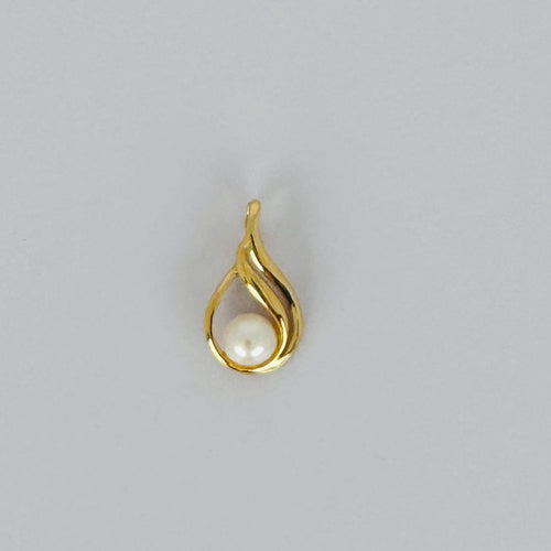 Pendentif Pendentif vintage en or jaune 18 carats et perle ronde 58 Facettes 2508018