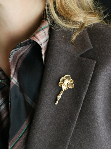 Broche Chaumet - Broche bouquet de fleurs en or jaune 18 carats 58 Facettes 1153.4