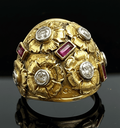 Bague Cozzolino - Bague bombée en or jaune 18K avec diamants et rubis 58 Facettes