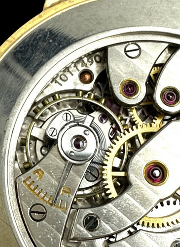 Montre IWC Schaffhausen - Montre vintage années 1940 en or jaune 18 carats 58 Facettes