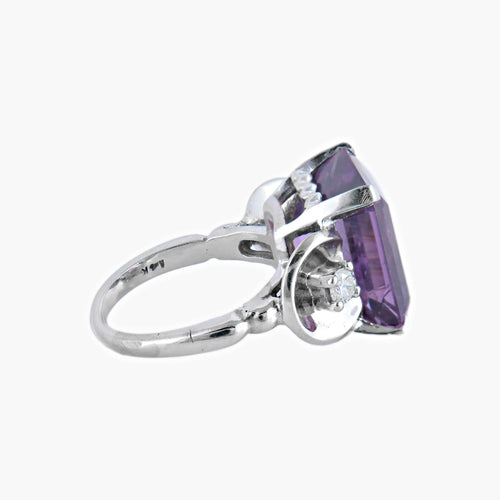 Bague 50 / Améthyste / Or Blanc Bague "Victoire" en or jaune et améthyste, diamants 58 Facettes BO/220026 STA