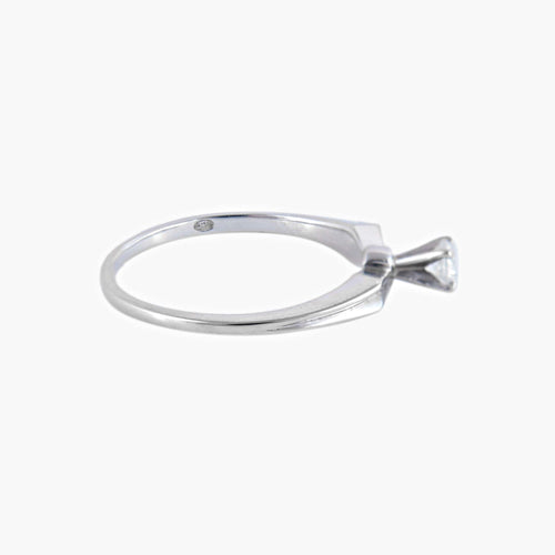 Bague 54.5 / Or Blanc / Diamants Bague "EVA" - Bague solitaire en or blanc 18k et diamant 0,10 ct 58 Facettes BO/220033 STA
