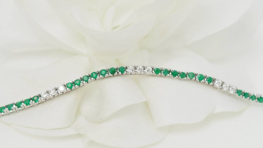 Bracelet 18cm Bracelet rivière en or blanc 18 kt, émeraudes et diamants 58 Facettes 32238