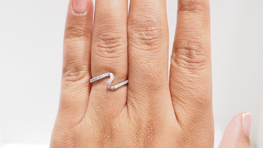 Bague 54 Bague Zig Zag en or blanc 18 ct et diamants 58 Facettes 32749