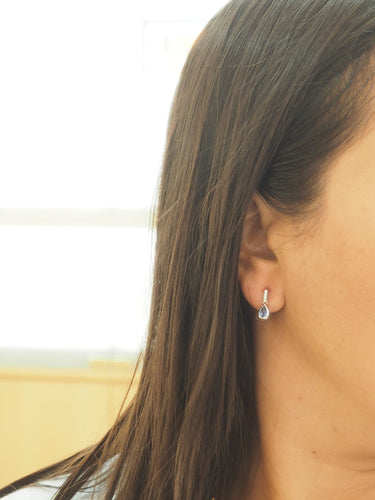 Boucles d'oreilles Boucles d’oreilles pendantes en or blanc 18 kt, saphirs et diamants 58 Facettes 6078