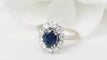 Bague 54 Bague marguerite en or blanc 18 ct, saphir ovale et diamants 58 Facettes 32893