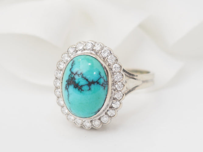 Bague 56 Bague pompadour en or blanc 18 ct, diamants et turquoise cabochon 58 Facettes 33204