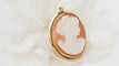 Pendentif Pendentif-broche vintage en or jaune 18 kt avec camée 58 Facettes 31783