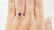Bague 54 Bague marguerite en or blanc 18 kt, rubis et diamants 58 Facettes 32945