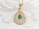 Collier Collier pendentif en or jaune 18 kt, émeraude et diamants 58 Facettes 33327