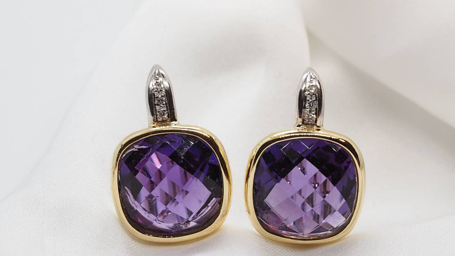 Boucles d'oreilles Boucles d’oreilles pendantes en or jaune et gris 18 kt, améthystes et diamants 58 Facettes 30489