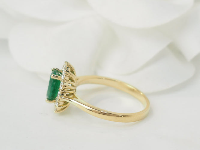 Bague 54 Bague marguerite en or jaune 18 kt, émeraude et diamants 58 Facettes 33519