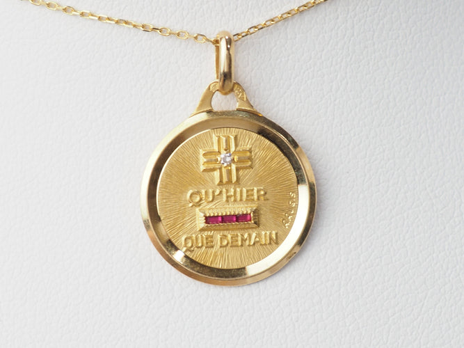 Pendentif Augis - Pendentif médaille d'amour en or jaune 18 ct, diamant et rubis 58 Facettes 33495