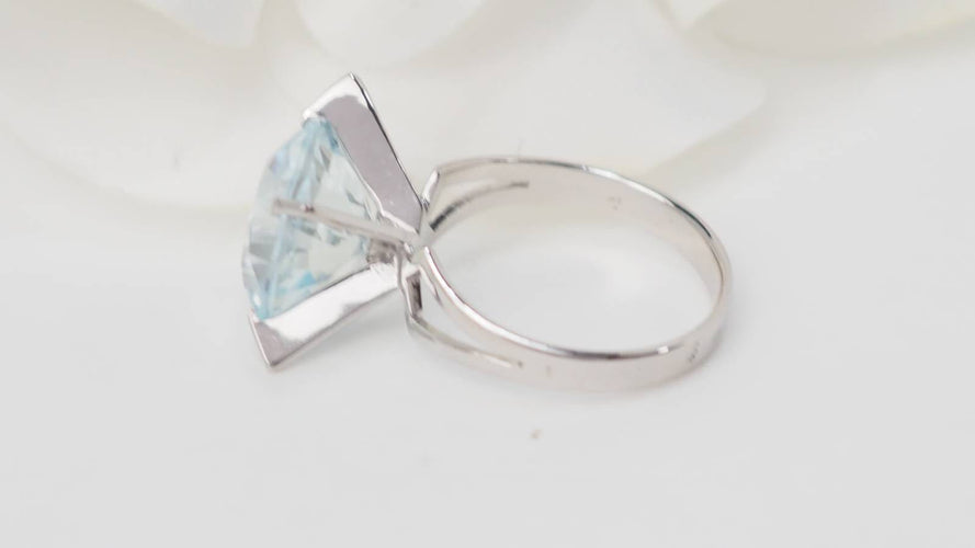Bague 48 Bague vintage en or blanc 18 ct avec aigue-marine 4 ct 58 Facettes 32954
