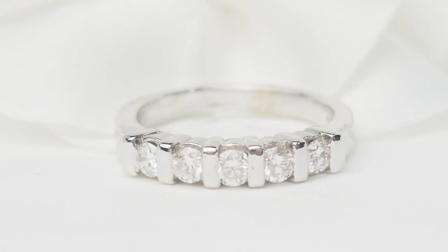 Bague 53.5 Demi-alliance en or blanc 18 kt et diamants 0,60 ct 58 Facettes 31384