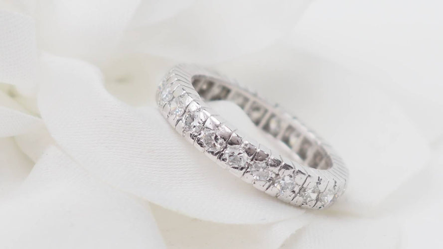 Bague 49 Alliance américaine tour complet en platine 850 et diamants 0,92 ct 58 Facettes 30685
