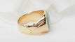 Bague 50 Bague chevalière en or jaune 18 kt avec cabochon de jade 58 Facettes 31221