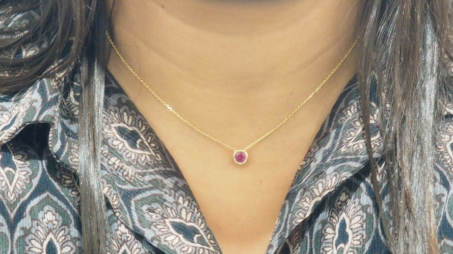 Collier Collier solitaire en or jaune 18 kt avec rubis 0,57 ct 58 Facettes vlfr6043