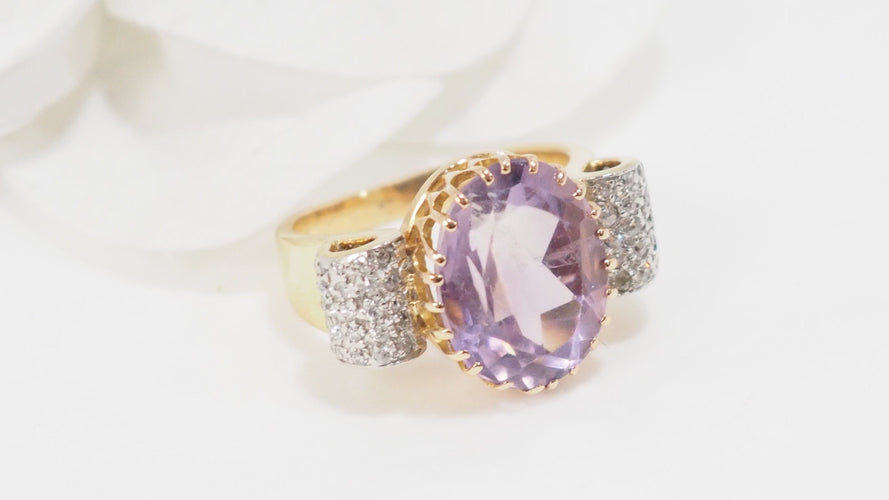 Bague 49 Bague nœud en or jaune 18 ct, améthyste et diamants 58 Facettes 32678