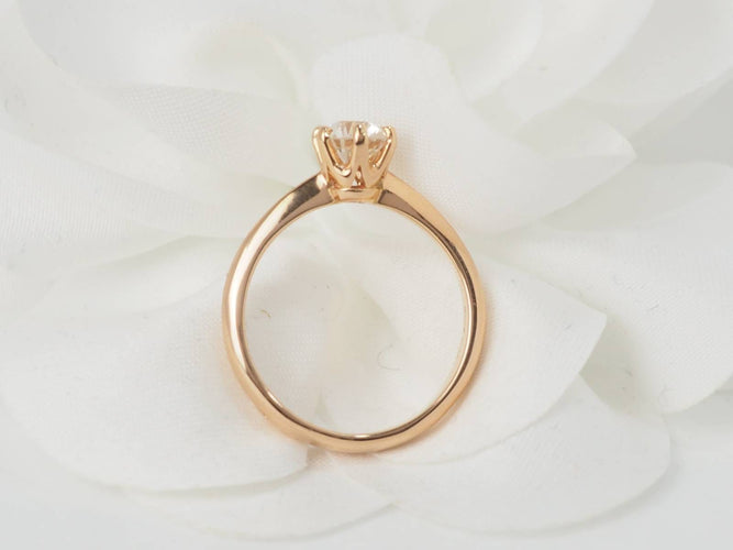 Bague 51.5 Bague solitaire en or rose 18 kt et diamant 0,69 ct certifié 58 Facettes 31906