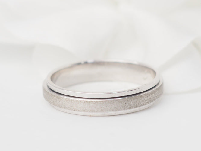 Bague 65 Piaget Possession - Bague en or blanc 18 kt 58 Facettes 29134