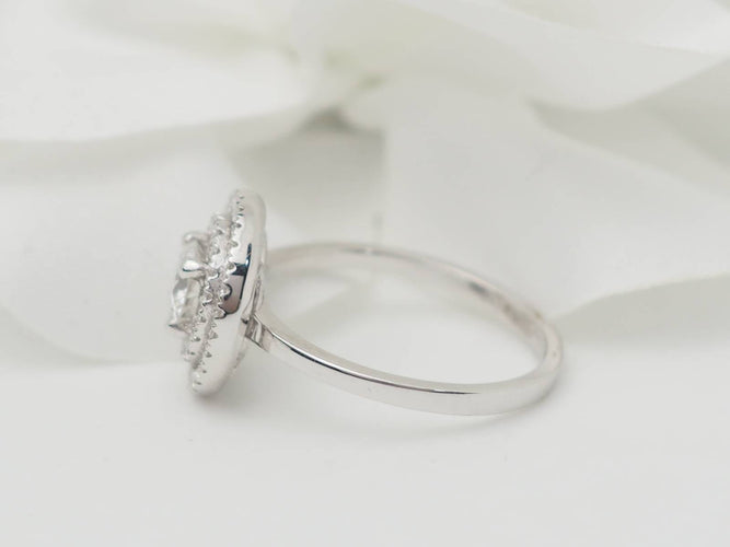 Bague 52 Bague solitaire en or blanc 18 ct et diamants 58 Facettes 29912