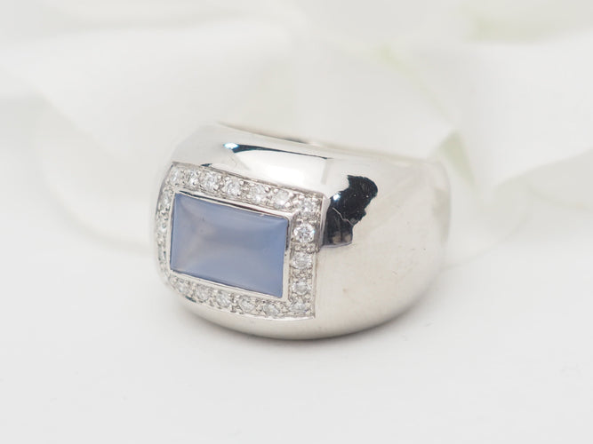 Bague 51 Poiray - Bague en or blanc 18 kt, calcédoine bleue et diamants 58 Facettes
