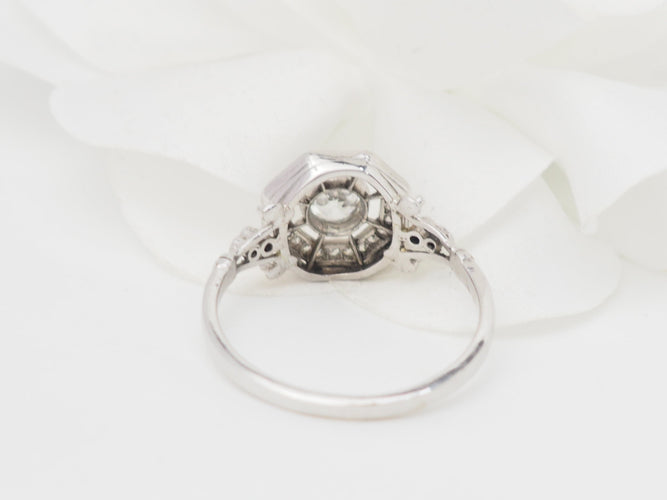 Bague 65 Bague hexagonale en or blanc 18 ct et diamants 58 Facettes 33122