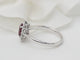 Bague 54 Bague entourage en or blanc 18 ct, rubis 0,95 ct et diamants 58 Facettes 33179