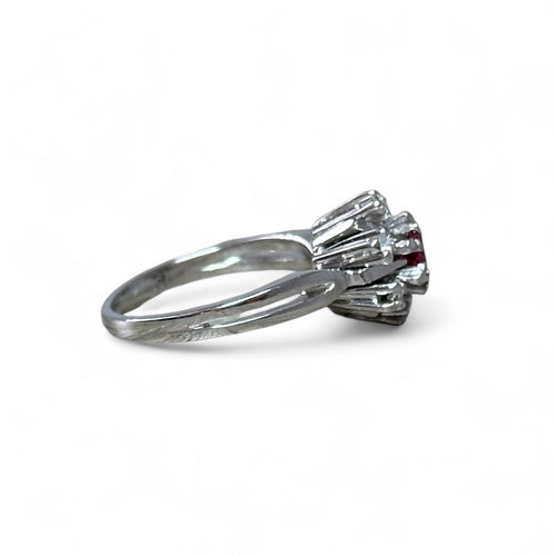 Bague 49 Bague marguerite rubis et diamants en or 18 carats 58 Facettes 229