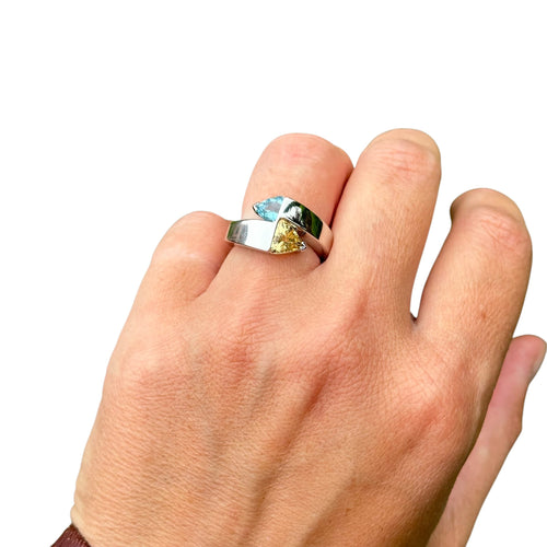 Bague 53 Bague toi et moi tourmalines taille trillion en or jaune 18 carats 58 Facettes 217