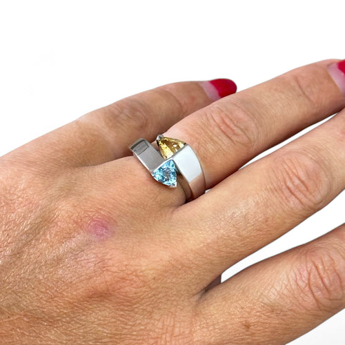 Bague 53 Bague toi et moi tourmalines taille trillion en or jaune 18 carats 58 Facettes 217