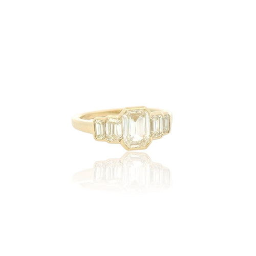 Bague 53 Bague - Taille émeraude en or jaune 18k et diamants 58 Facettes