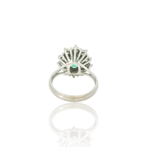 Bague 53 Bague cluster vintage avec émeraude ovale et diamants 58 Facettes
