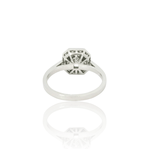 Bague 53 Bague carrée en or blanc 18k et diamants 58 Facettes