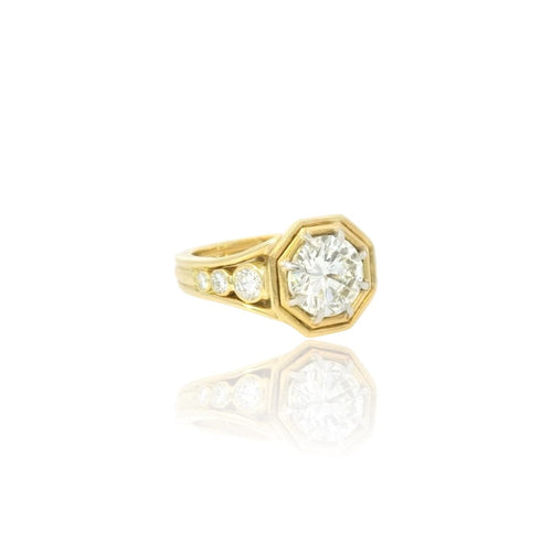 Bague 52 Bague style années 80 en or jaune 18k et diamants 58 Facettes