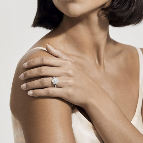 Bague 53 Bague - Solitaire halo en or blanc 18k et diamants taille brillante 58 Facettes
