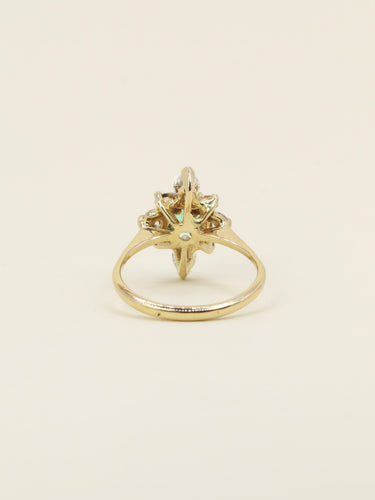 Bague 47.5 Bague marquise en or jaune 18k avec émeraude ovale et diamants 58 Facettes 1190.7
