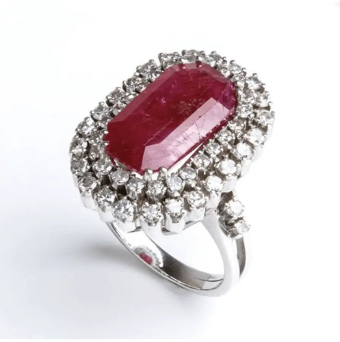 Bague Bague en or blanc avec rubis birman 8,93 ct et diamants 58 Facettes 13417
