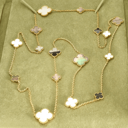 Collier VAN CLEEF & ARPELS - Magic Alhambra - Collier Sautoir, or jaune, onyx et nacre 58 Facettes