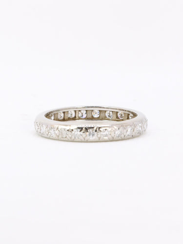 Bague 53 Alliance vintage sertie étoile en or blanc 18 carats et diamants 58 Facettes 1145.2