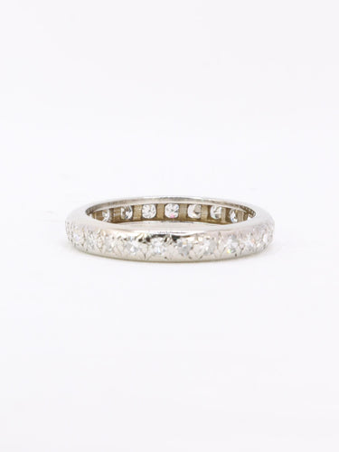 Bague 53 Alliance vintage sertie étoile en or blanc 18 carats et diamants 58 Facettes 1145.2