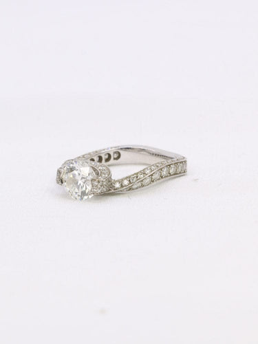 Bague 48 Bague solitaire en or blanc 18 carats et diamants 0,90 ct 58 Facettes 1084.2
