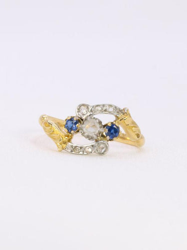 Bague 54 Bague Art nouveau trilogie en or jaune 18 carats, saphirs et diamants 58 Facettes 1076.2