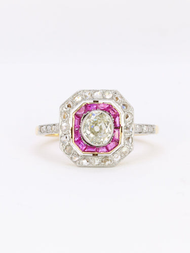 Bague 57.5 Bague Art déco en or 18 carats et platine, diamants et rubis calibrés 58 Facettes 882